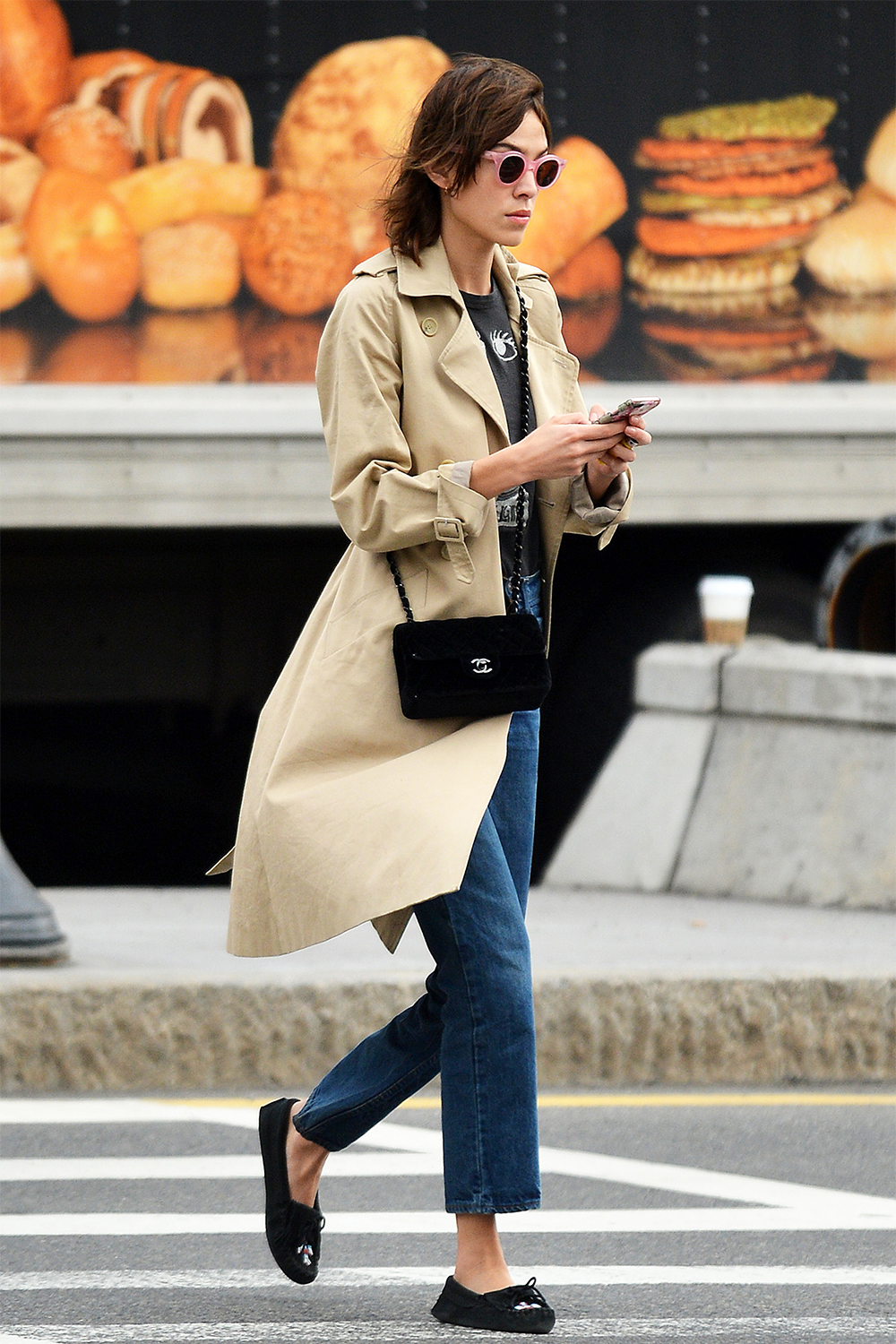 Here's how to style the trenchcoat like Alexa Chung